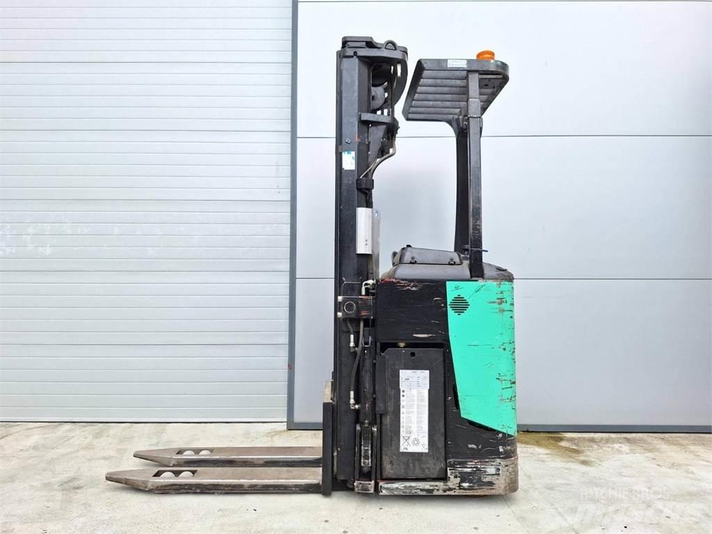 CAT NSR20N Platvormiga virnastajad