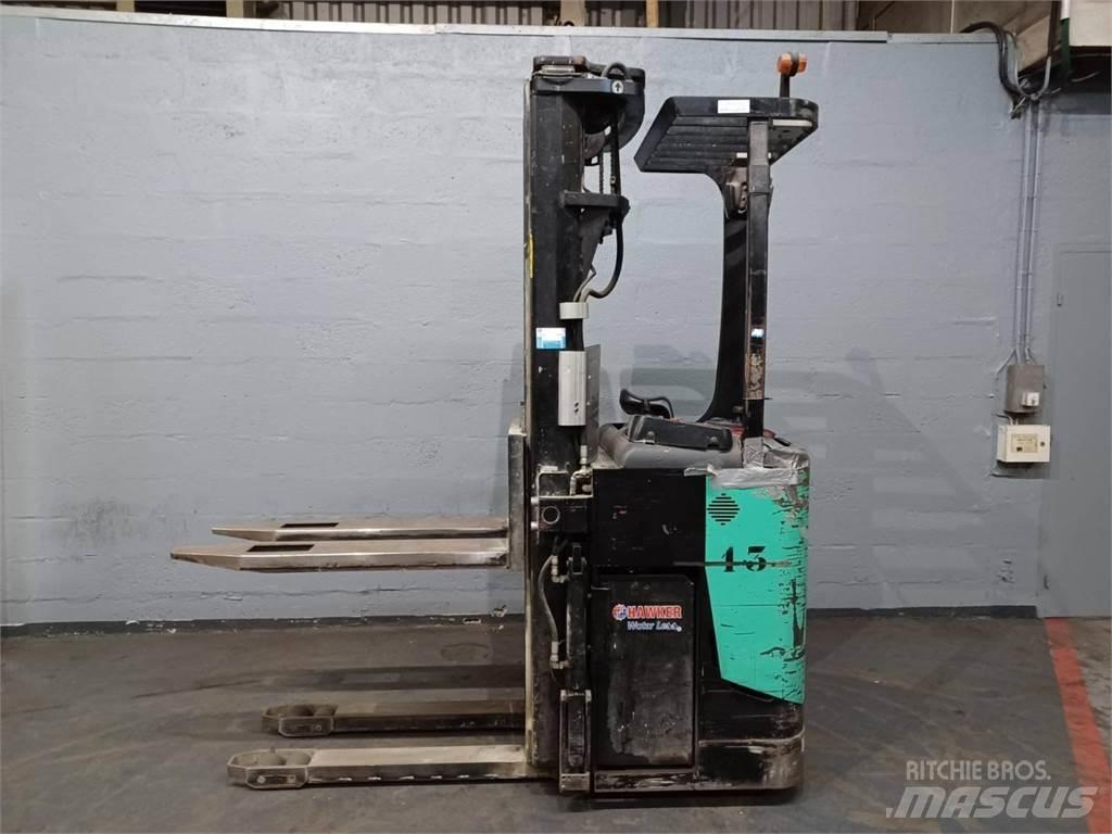 CAT NSR20N Platvormiga virnastajad