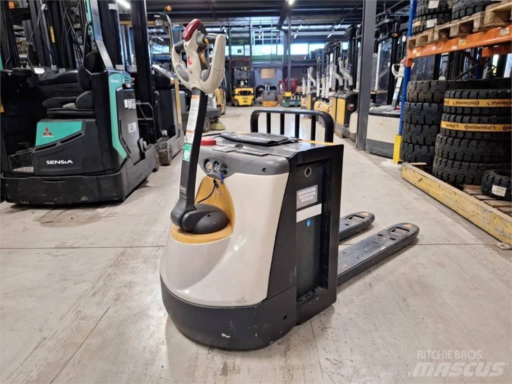 Crown WP3080 Järelkäidavad virnastajad