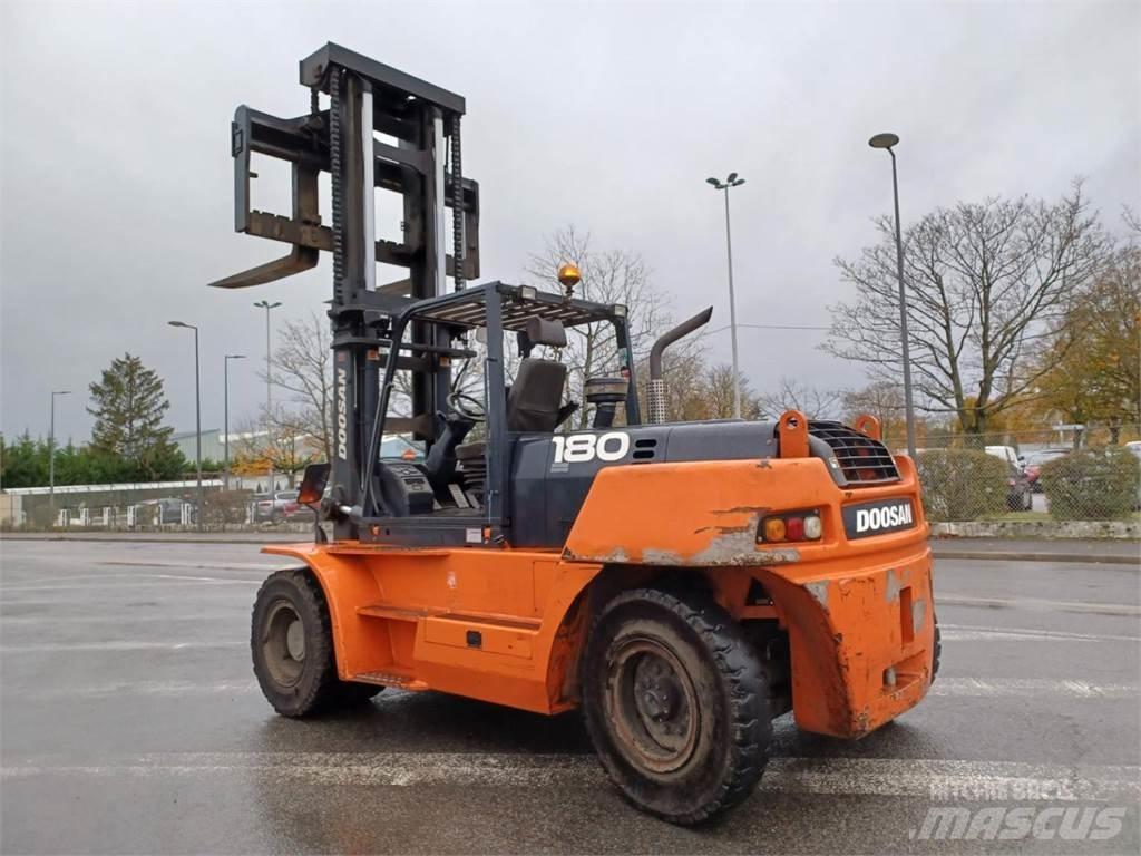 Doosan D1808-S Kahveltõstukid - muud