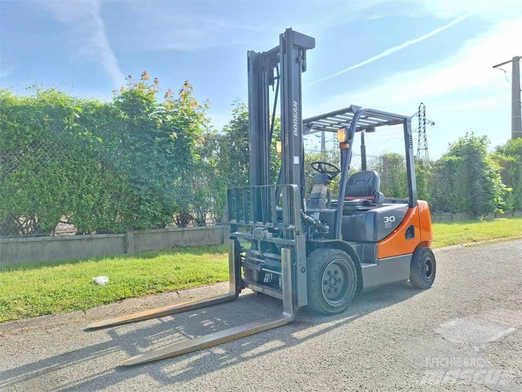 Doosan D30S 5 Kahveltõstukid - muud