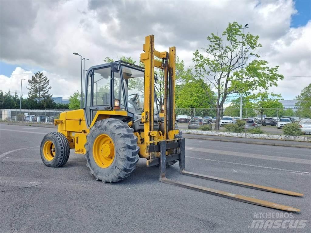 JCB 930-2 Maastikutõstukid