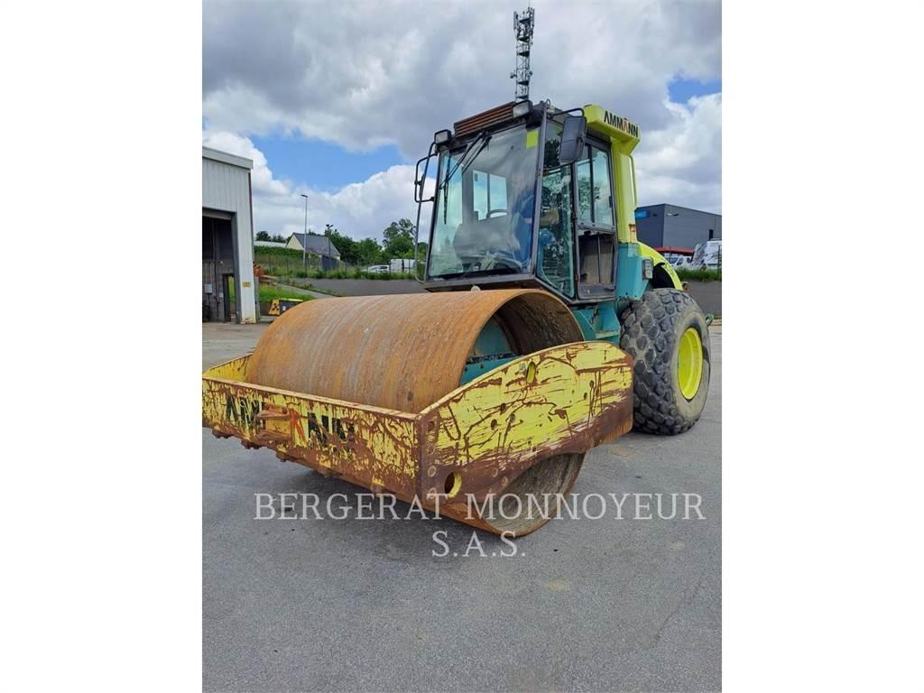 Ammann ASC130D Pinnasetihendajad