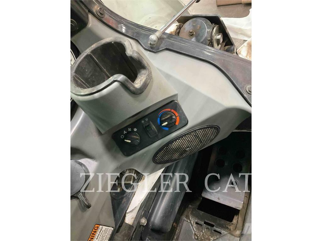 Bobcat T870 Roomiklaadurid