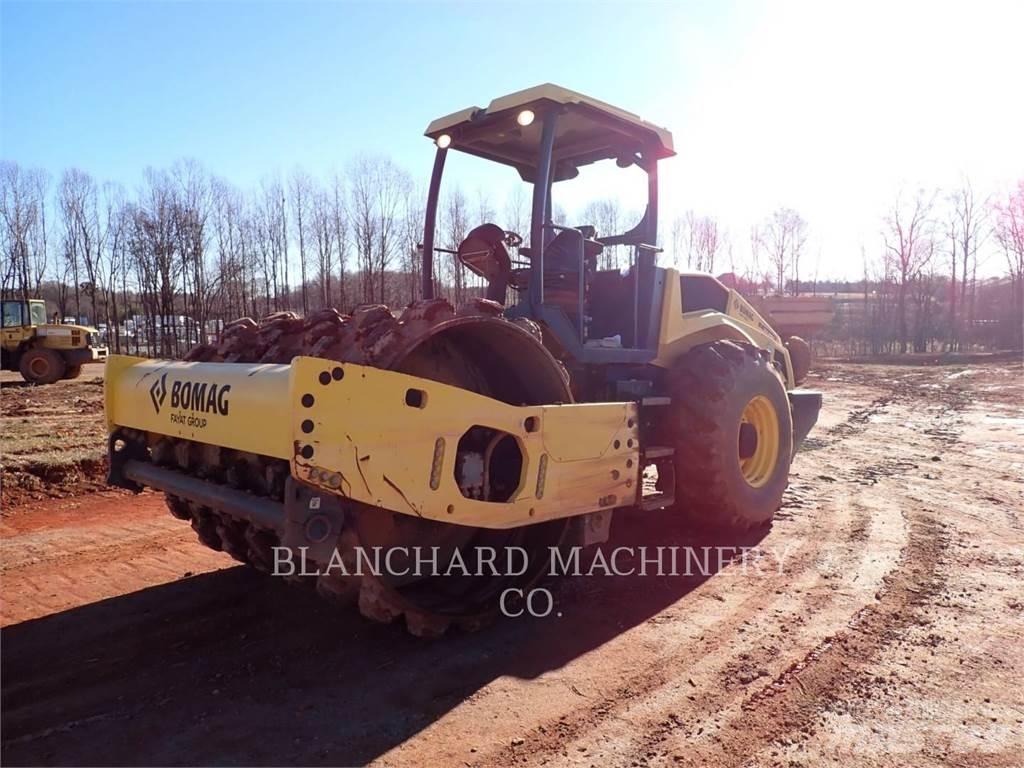 Bomag BW211PHD-5 Pinnasetihendajad