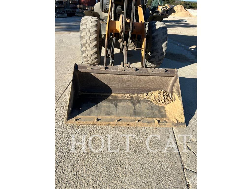 CASE 321F Rataslaadurid