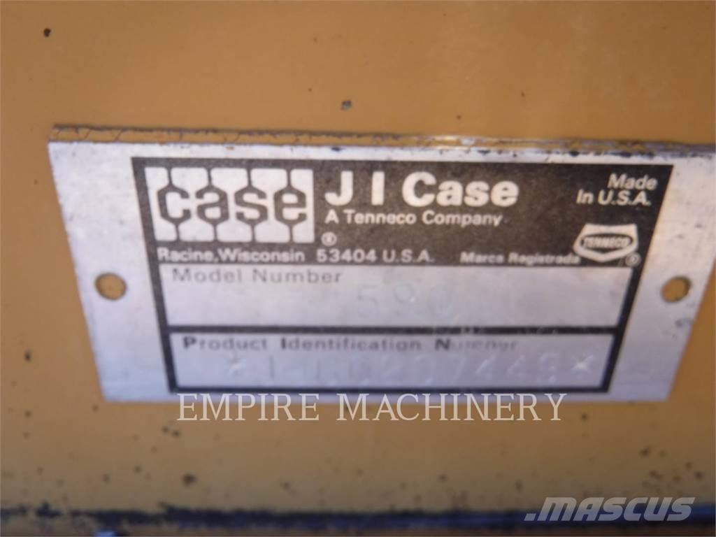 CASE 590 Ekskavaatorlaadurid
