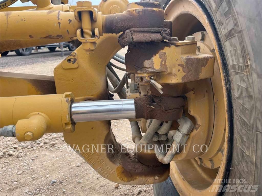 CAT 120M AWD Greiderid