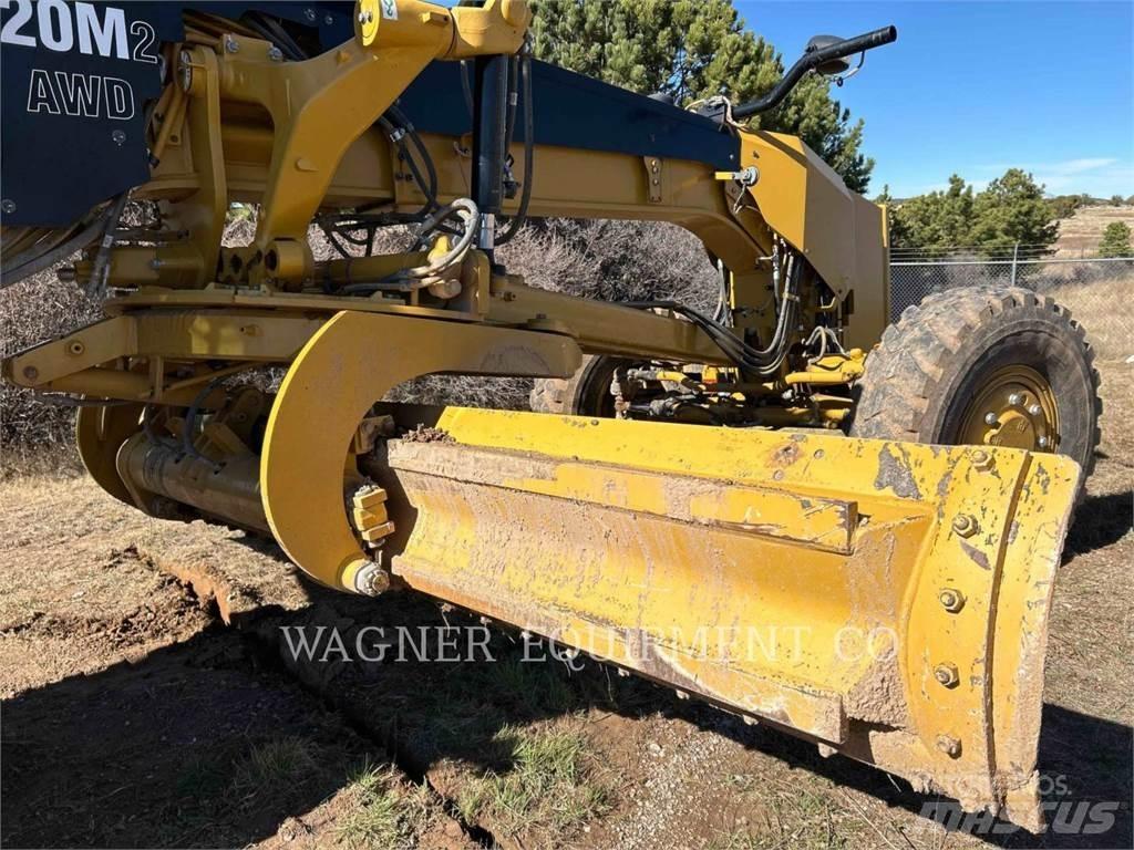 CAT 120M2 AWD Greiderid