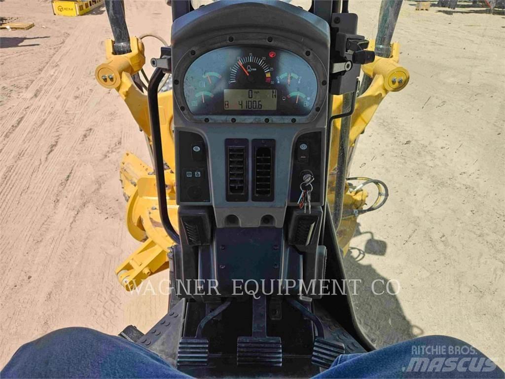 CAT 120M2 AWD Greiderid