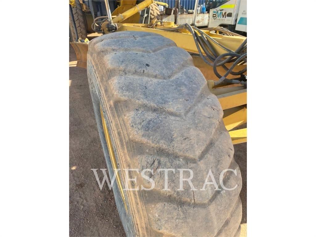 CAT 12M Greiderid