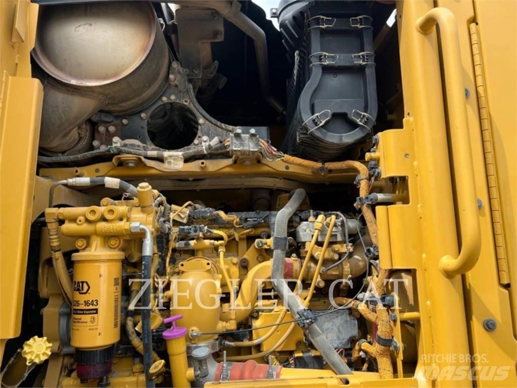 CAT 12M2AWD Greiderid