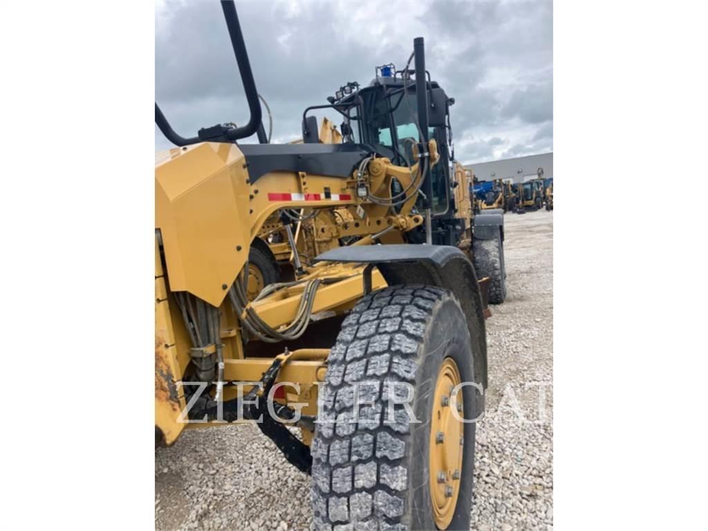 CAT 12M2AWD Greiderid