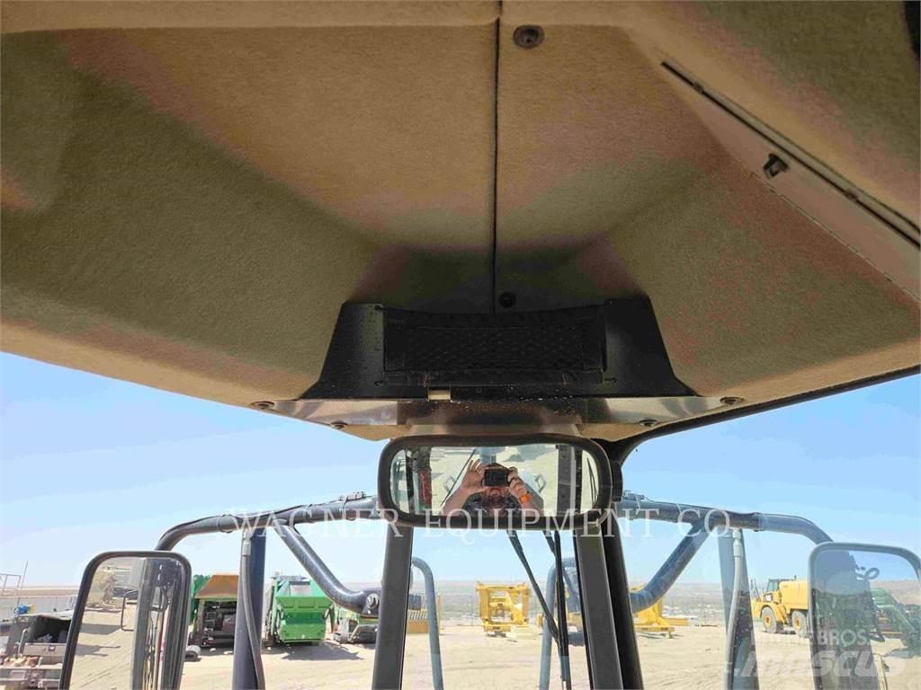 CAT 12M3 AWD Greiderid