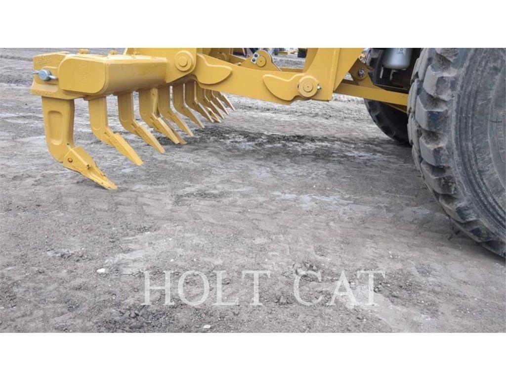 CAT 140 AWD Greiderid