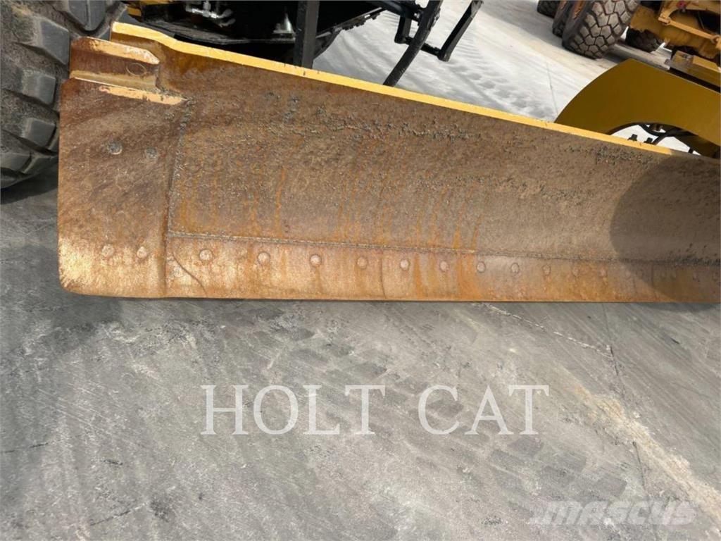 CAT 140 AWD Greiderid