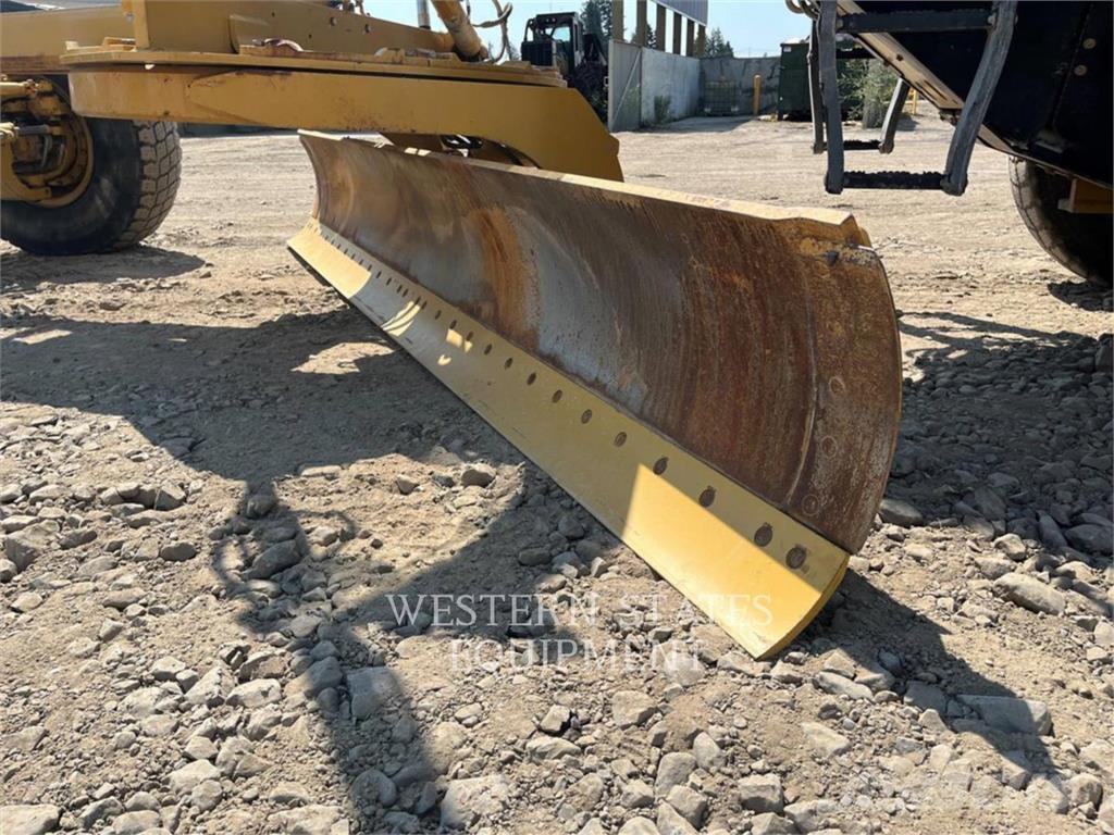 CAT 140 AWD Greiderid