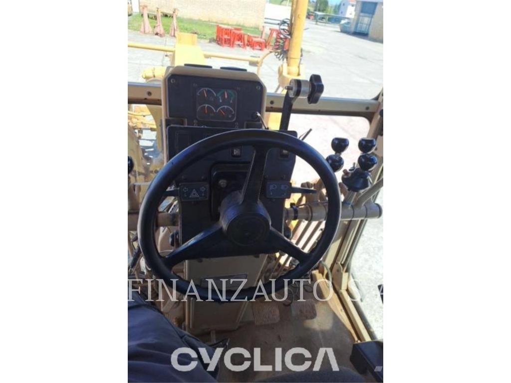 CAT 140H Greiderid