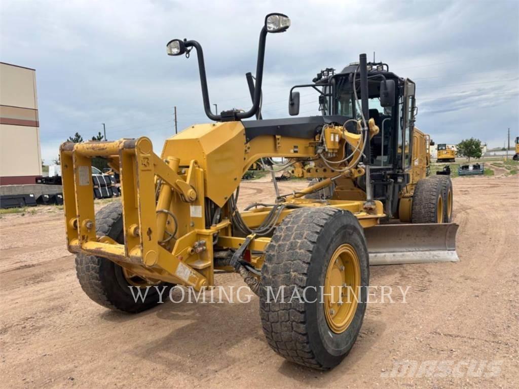 CAT 140M 2 Greiderid