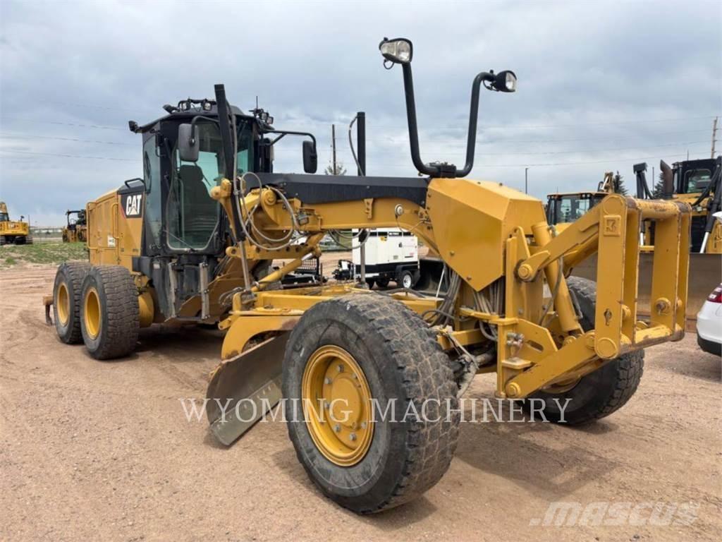 CAT 140M 2 Greiderid