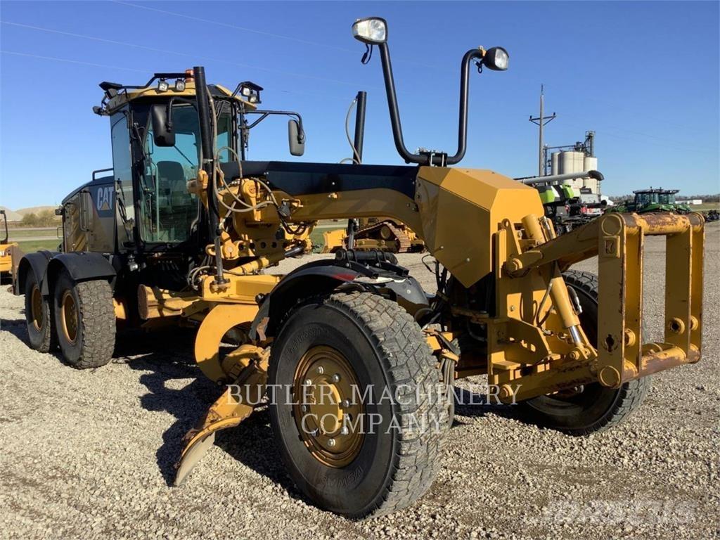 CAT 140M AWD Greiderid