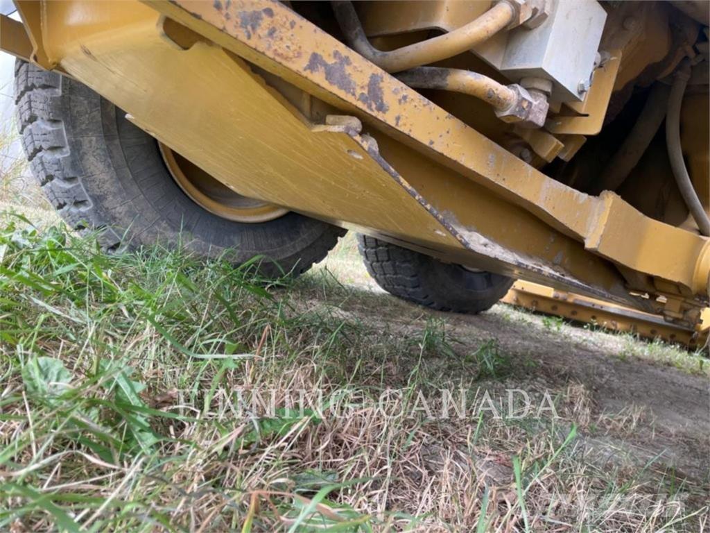 CAT 140M AWD Greiderid