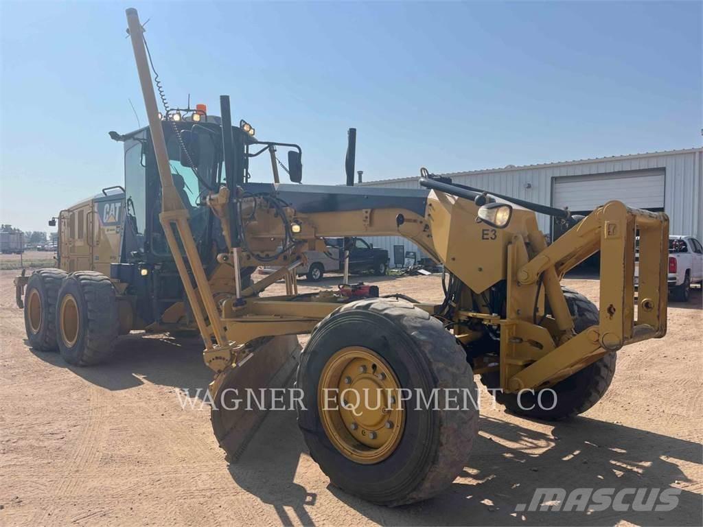 CAT 140M2 AWD Greiderid