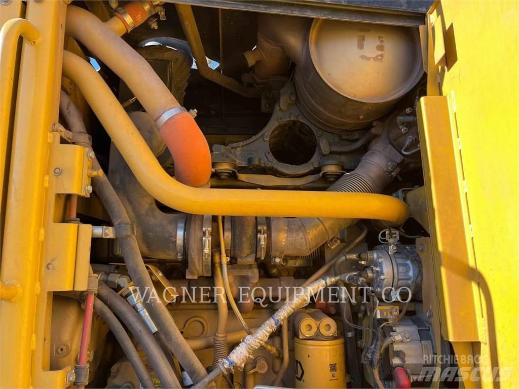 CAT 140M2 AWD Greiderid