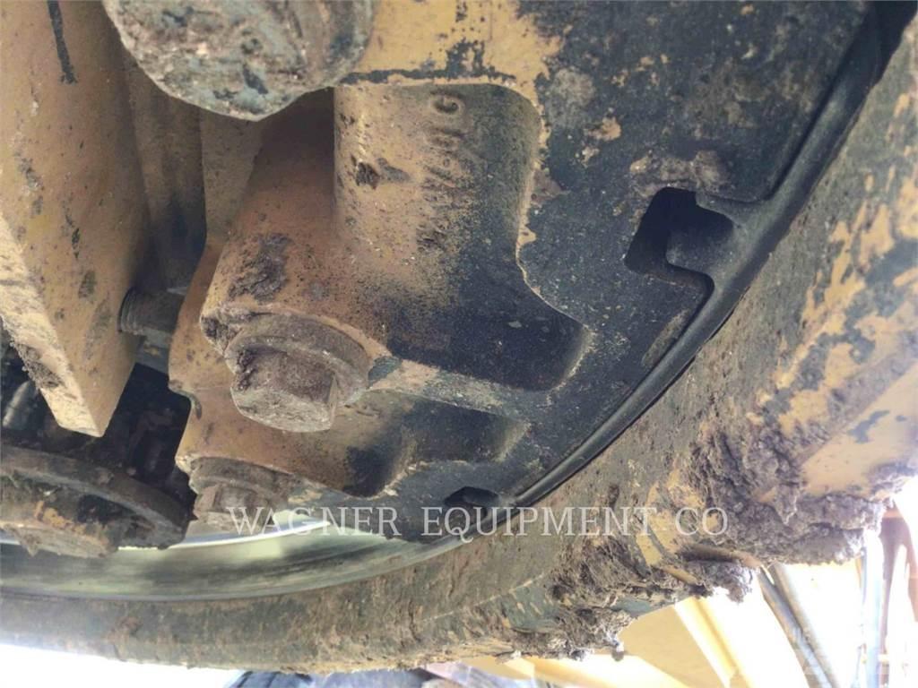 CAT 140M2 AWD Greiderid