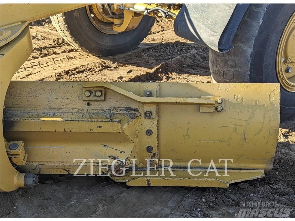 CAT 140M2AWD Greiderid
