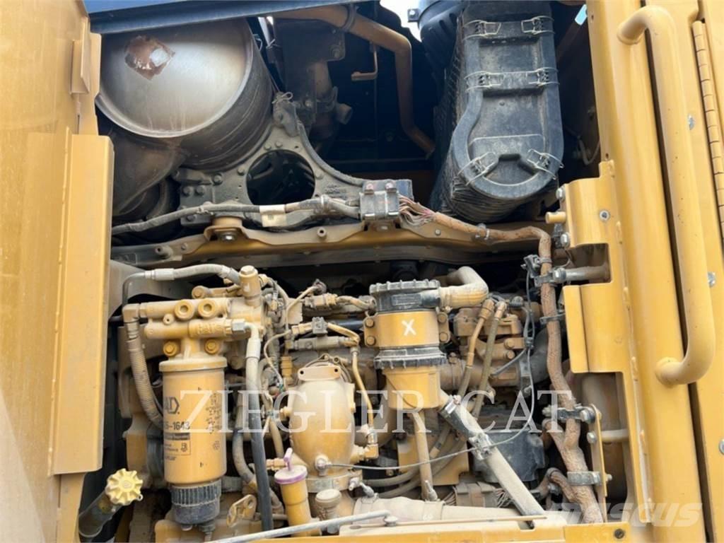 CAT 140M2AWD Greiderid