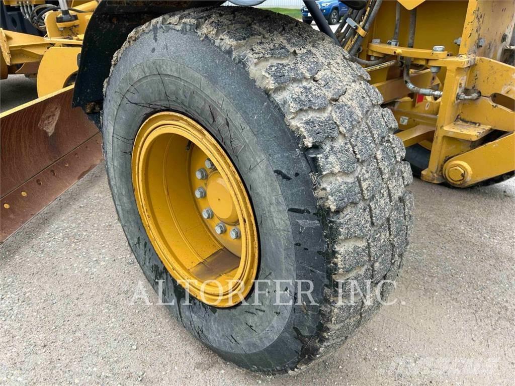 CAT 140M3 Greiderid