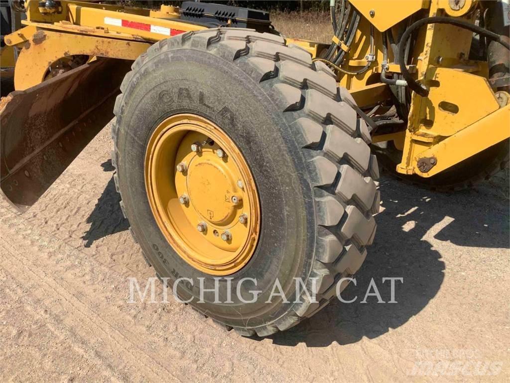 CAT 140M3 AWD Greiderid
