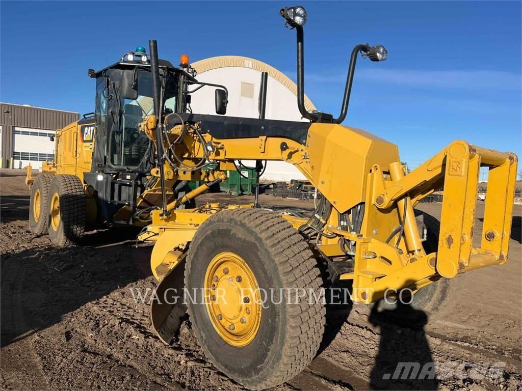 CAT 140M3 AWD Greiderid