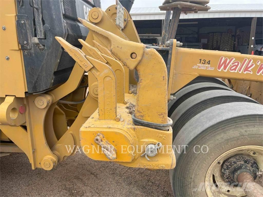 CAT 140M3 AWD Greiderid