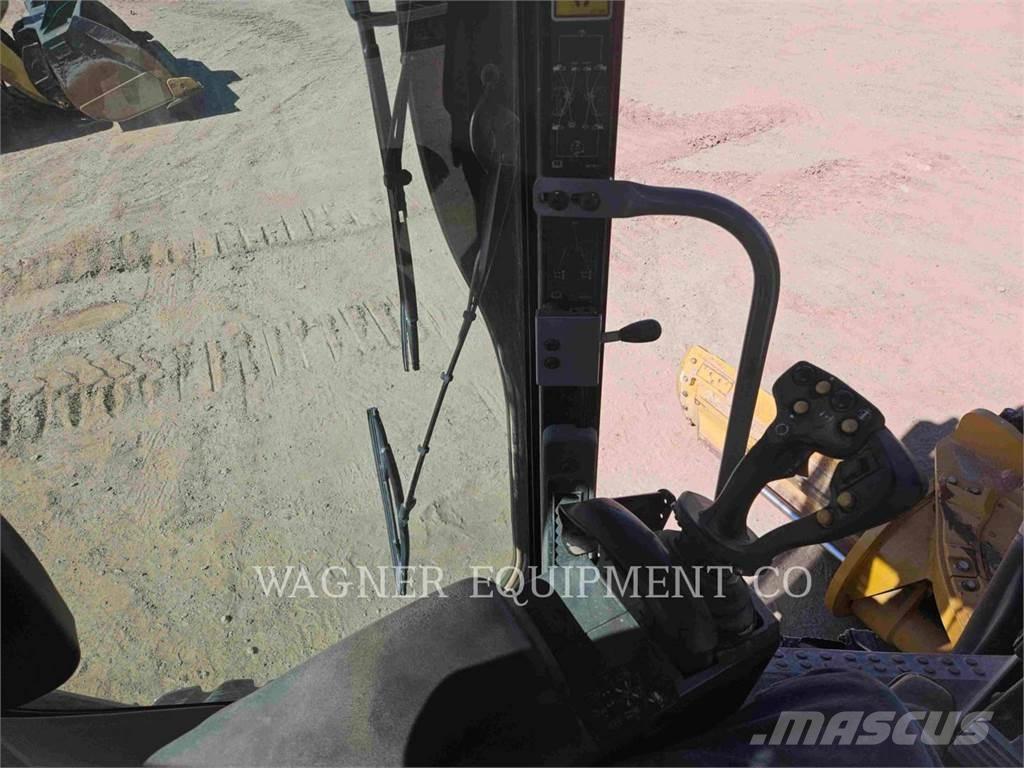 CAT 140M3 AWD Greiderid