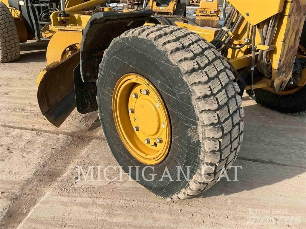 CAT 140M3 AWD Greiderid