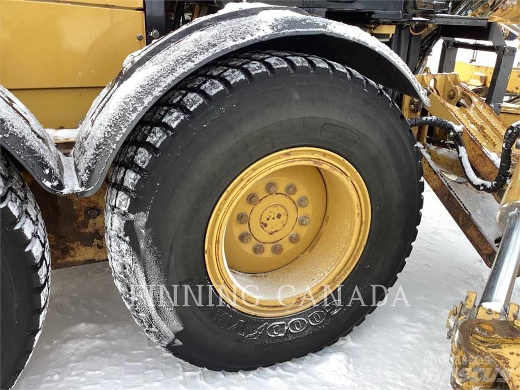 CAT 140M3 AWD Greiderid