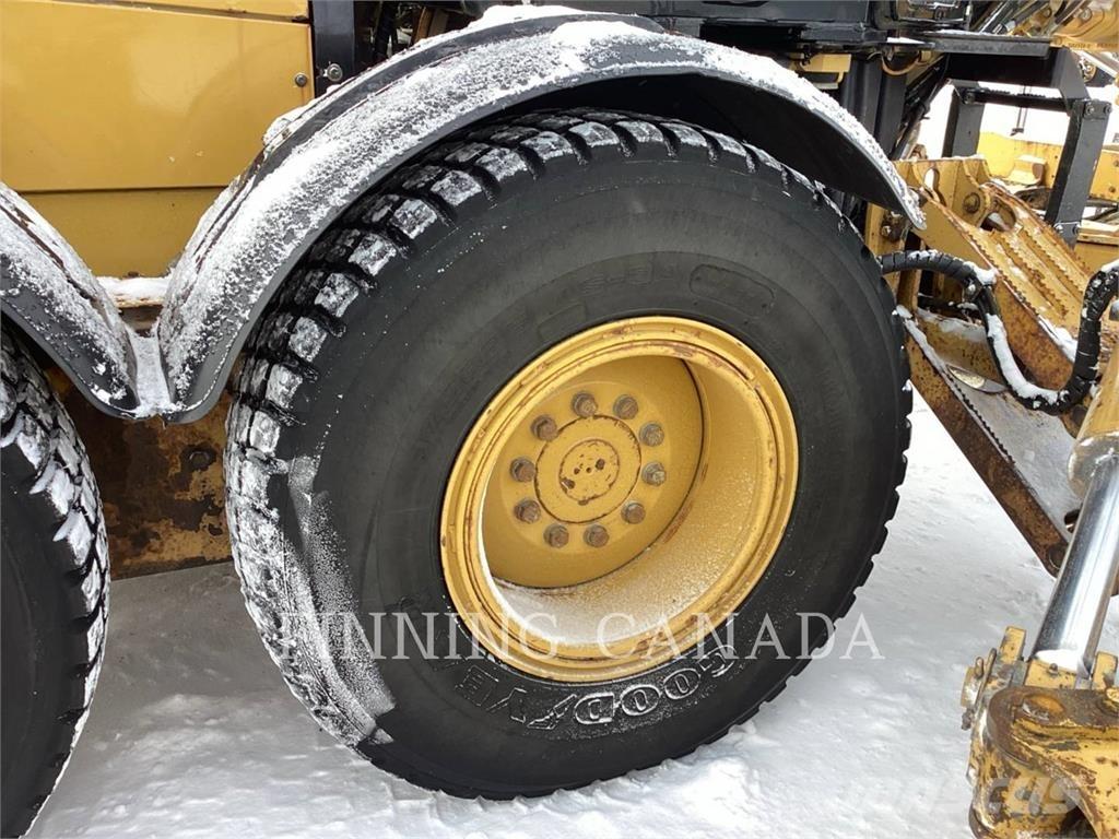 CAT 140M3 AWD Greiderid