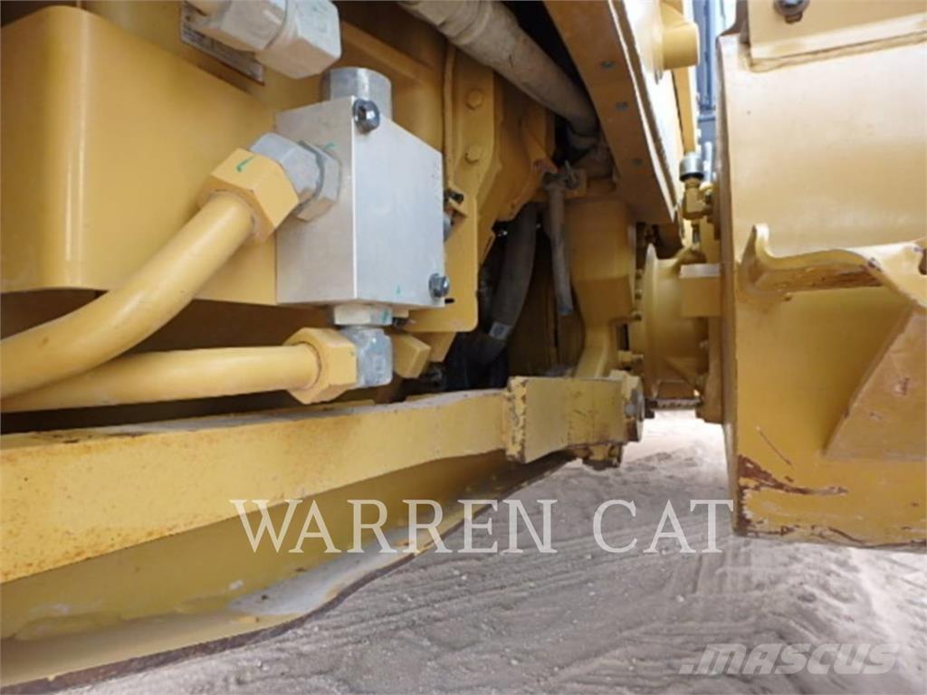 CAT 140M3 AWD Greiderid