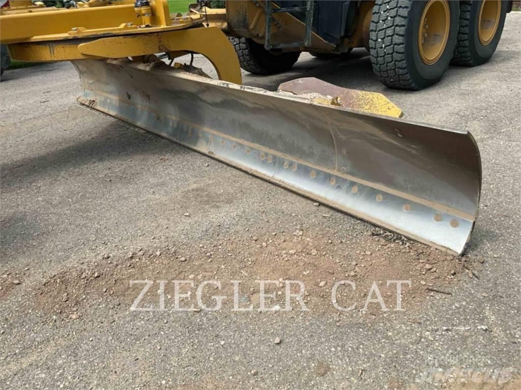 CAT 140M3AWD Greiderid
