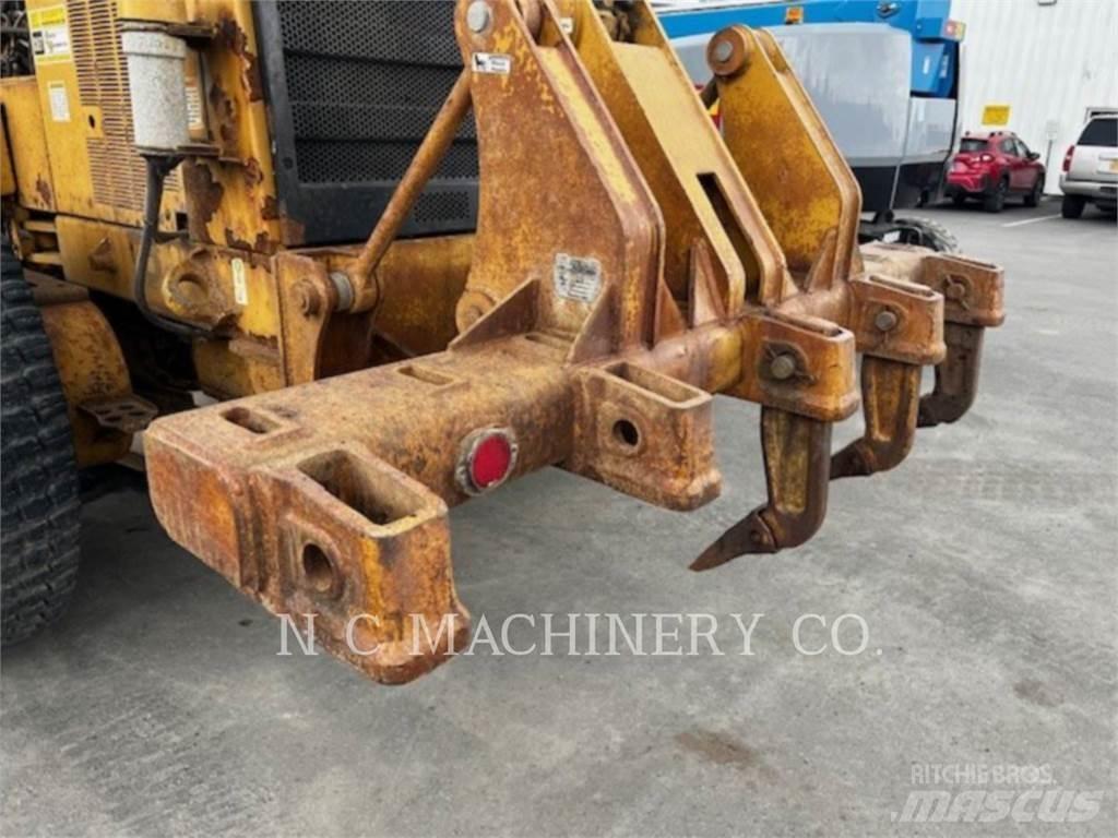 CAT 143H Greiderid