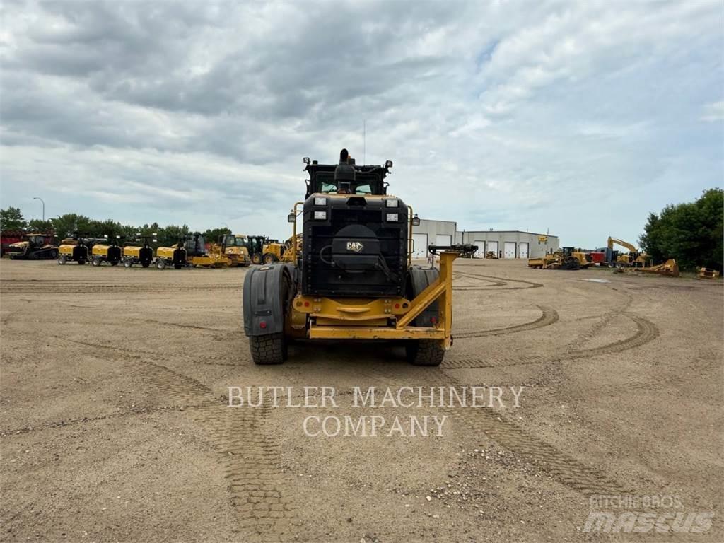 CAT 150 AWD Greiderid