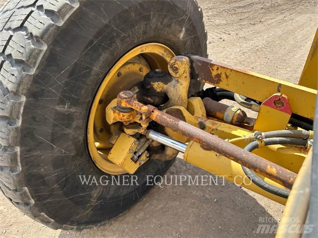 CAT 163H AWD Greiderid