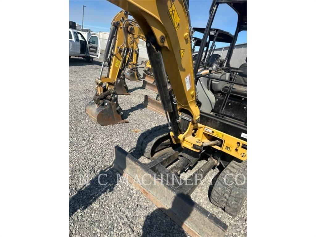 CAT 2.7DCRCN Roomikekskavaatorid