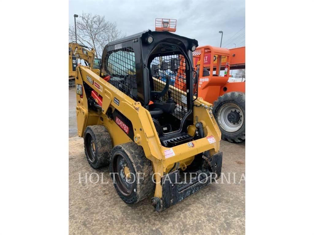CAT 226 HF Kompaktlaadurid