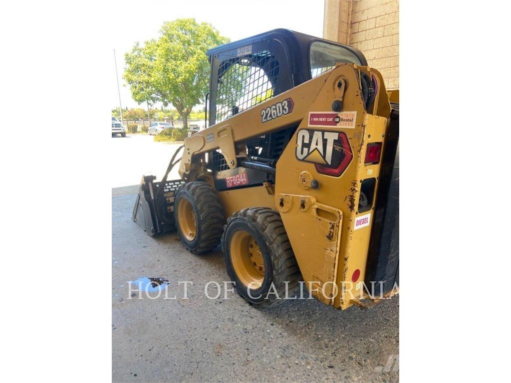 CAT 226 HF Kompaktlaadurid