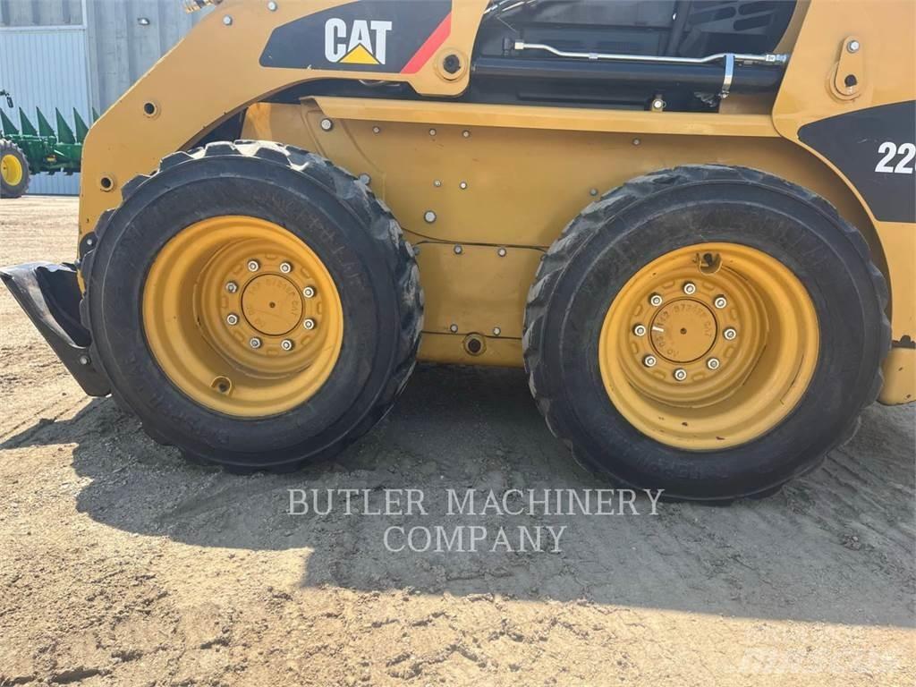 CAT 226B3 C3S2 Kompaktlaadurid