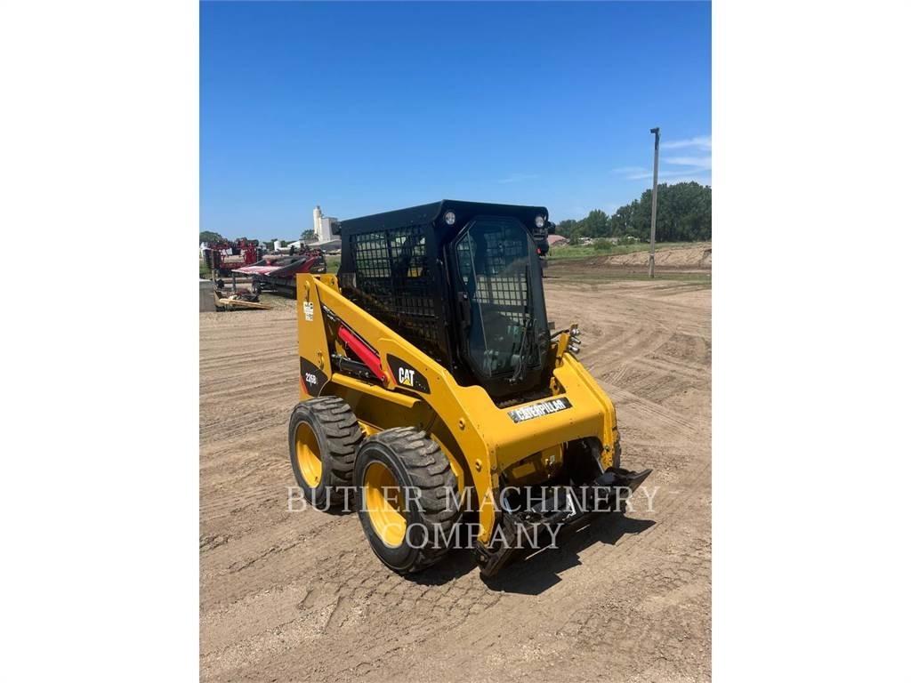 CAT 226B3 C3S2 Kompaktlaadurid