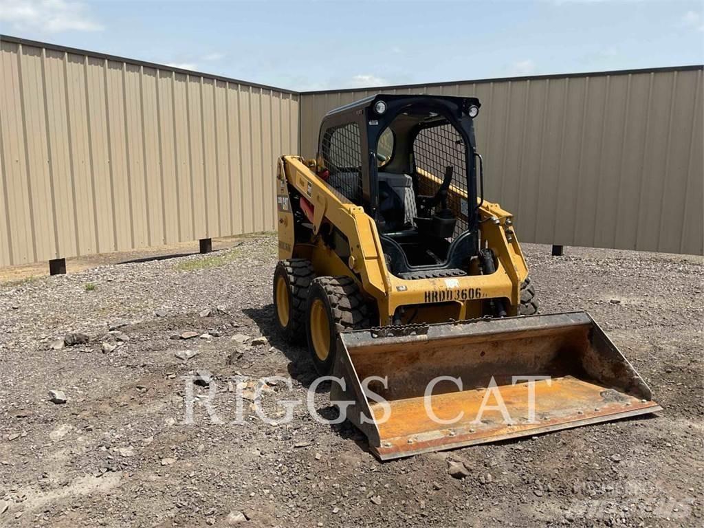 CAT 226D Kompaktlaadurid